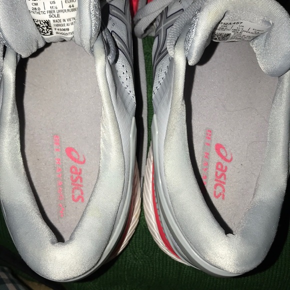 ASICS - Picture 3 of 7